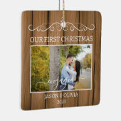 2枚の写真初めてのクリスマス婚約した木目タイル セラミックオーナメント (右)