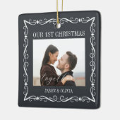 2枚の写真飾り枠の初めてのクリスマス セラミックオーナメント (左)
