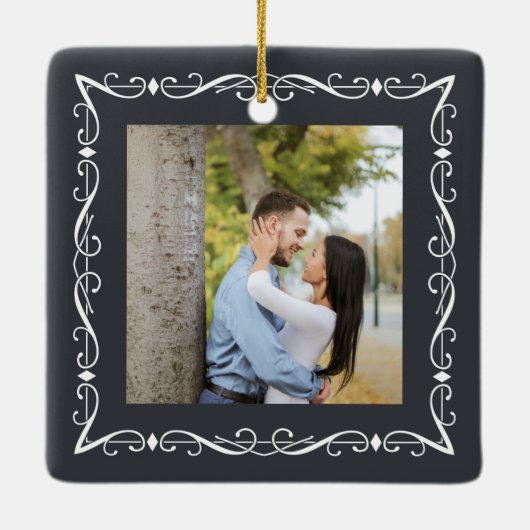2枚の写真飾り枠の初めてのクリスマス セラミックオーナメント (裏面)