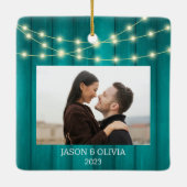 2枚の写真1stクリスマス一緒ティール(緑がかった色)Parquet Light セラミックオーナメント (裏面)
