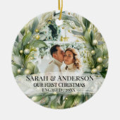 2枚の写真 私たちの初めてのクリスマス 婚約 Zengaged セラミックオーナメント (正面)