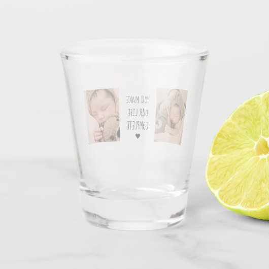 2枚モダンの写真 |私たちの生活を完成させる ショットグラス (裏面)