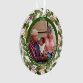 2枚写真私たちの祖父母としての初めてのクリスマスリース オーナメント (正面)