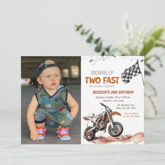 2歳になるファストダートバイクボーイ2歳の誕生日 招待状 (スタンド正面)