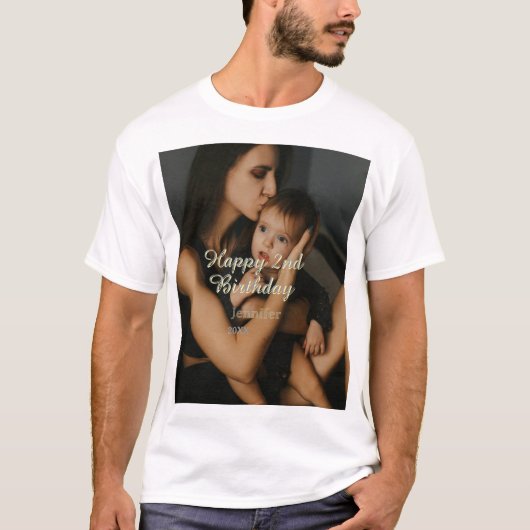 2歳のお誕生日おめでとう 黄色 グレー な Tシャツ (正面)