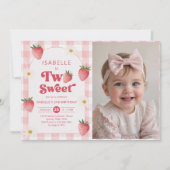 2歳のスイートな女の子のいちご誕生日パーティーの写真 招待状 (正面)