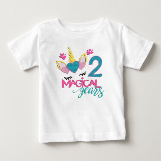 2歳のユニコーントドラーラッフルティー ベビーTシャツ