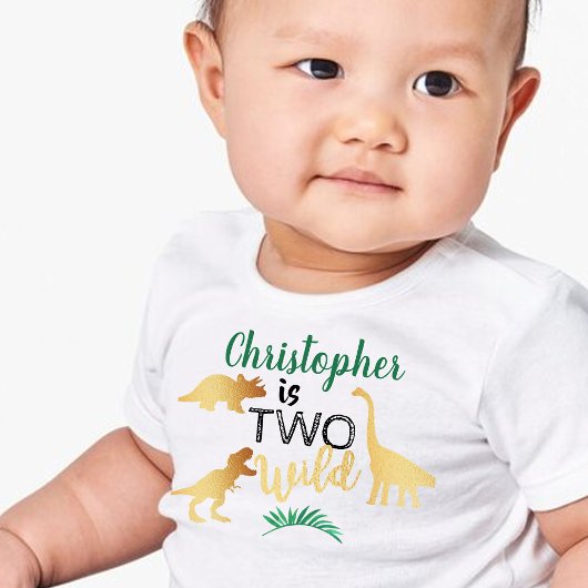 2歳のワイルドな恐竜の男の子たち 誕生日 トドラーTシャツ