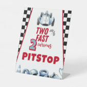 2歳の誕生日おめでとうレーシングカーピットストップ 台座サイン (正面)