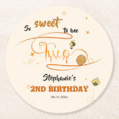 2歳の誕生日おめでとう!可愛いミツバチ ラウンドペーパーコースター (正面)