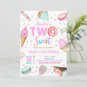 2歳の誕生日におすすめの「Two Sweet」デザートドーナツ招待状 招待状 (スタンド正面)
