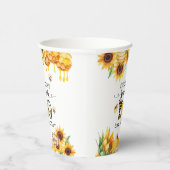 2歳の誕生日を迎えるフローラは甘い 紙コップ (右)