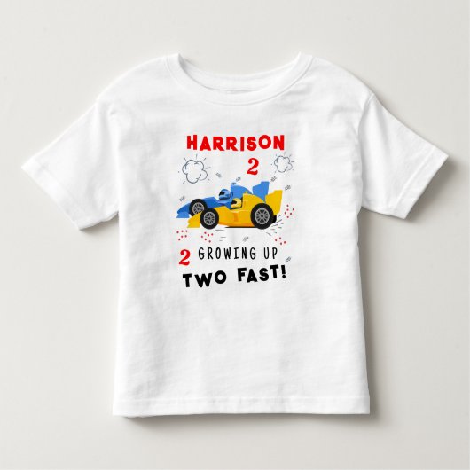 2歳の誕生日を迎える子供向け高速レーシングカー トドラーTシャツ (正面)