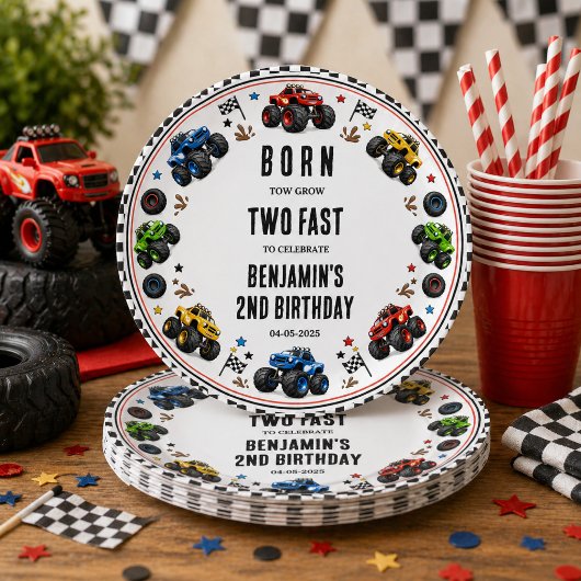 2歳の誕生日を迎えるTwo Fastモンスタートラック ペーパープレート