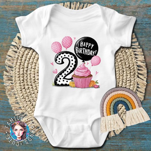 2歳の誕生日ピンクカップケーキ ベビーボディスーツ