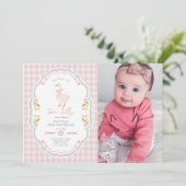 2歳の誕生日フォトにぴったりな、ピンクのリボンが可愛い女の子のデザイン 招待状 (スタンド正面)