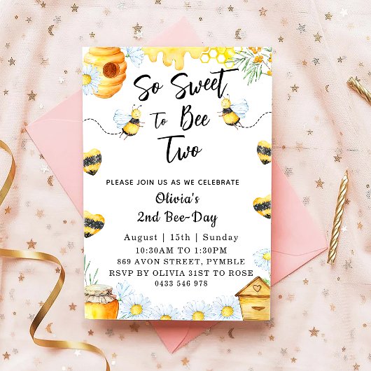 2歳の誕生日　Beeちゃんとってもかわいい 招待状