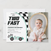 2歳の速い緑のレースカーの誕生日パーティー招待状 招待状 (正面)