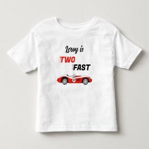 2歳の速い赤いヴィンテージ レース カー ボーイ 2歳の誕生日 トドラーTシャツ