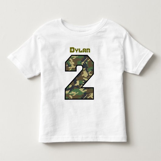 2歳児の第2誕生日の迷彩柄の名前をカスタムするV028 トドラーTシャツ (正面)