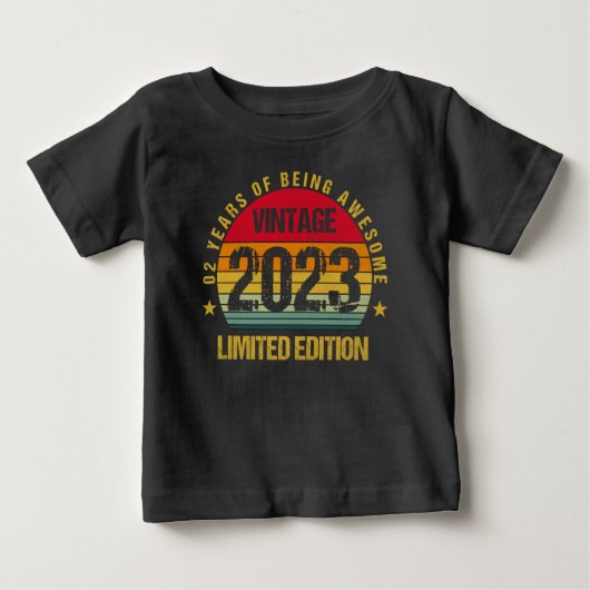 2歳Second 2023ヴィンテージ2歳ベビー ベビーTシャツ (正面)
