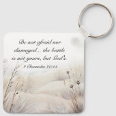 2歴代誌20:15バトルは神の聖句である キーホルダー (裏面)