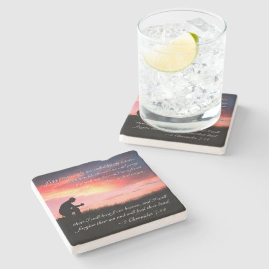 2歴代誌7:14聖書の聖句の人がひざまずき祈て ストーンコースター (横)