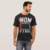 2男おもしろい独身の子低電池の母親の日 Tシャツ (正面フル)