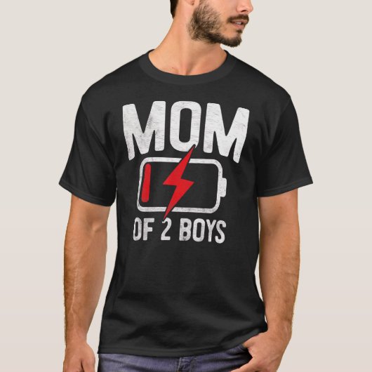 2男の子の疲れたママ低バッテリマッチングファミリー2 Tシャツ (正面)