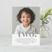 2番目の誕生日フォト招待状（グレー） 招待状 (スタンド正面)