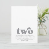 2番目の誕生日フォト招待状（グレー） 招待状 (スタンド正面)