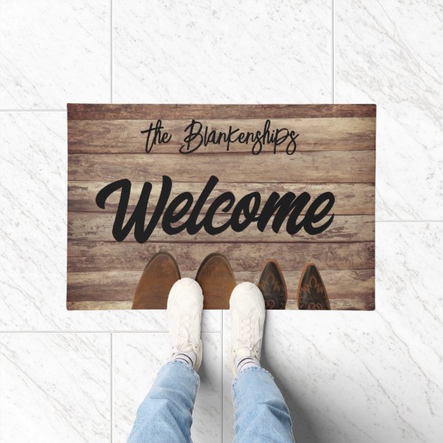 2組のブーツを木材素朴のカスタム ドアマット (室内)