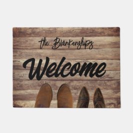 2組のブーツを木材素朴のカスタム ドアマット
