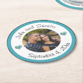 2結婚人パーソナライズされたの写真の日付  ラウンドペーパーコースター (アングル)