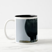 2羽のフクロウ1903-04年 ツートーンマグカップ (左)