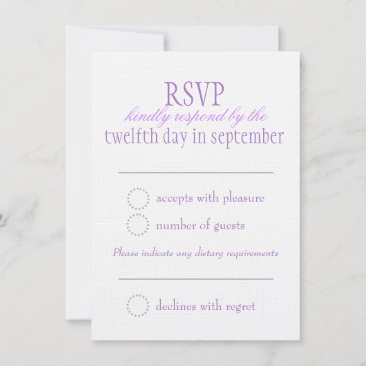 2羽の白い愛の鳥 紫のフォーマルな結婚式の出欠確認 招待状 (裏面)