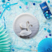 2羽の白鳥がストランクル湖で泳ぐ ペーパープレート (パーティー)