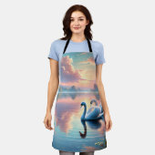 2羽の白鳥が穏やかな湖をすべっていた エプロン (着用した状態)