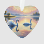 2羽の白鳥が穏やかな湖をすべっていた オーナメント (裏面)
