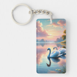 2羽の白鳥が穏やかな湖をすべっていた キーホルダー