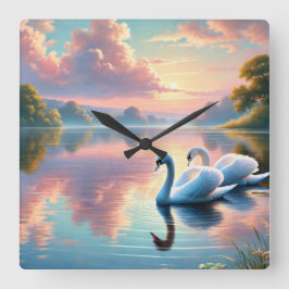 2羽の白鳥が穏やかな湖をすべっていた スクエア壁時計
