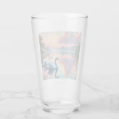 2羽の白鳥が穏やかな湖をすべっていた タンブラーグラス (裏面)