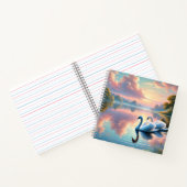 2羽の白鳥が穏やかな湖をすべっていた ノートブック (内部)