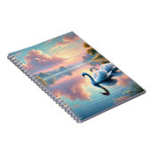 2羽の白鳥が穏やかな湖をすべっていた ノートブック (右側)