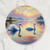 2羽の白鳥が穏やかな湖をすべっていた フェイバータグ (裏面)