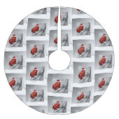 2羽の赤い（鳥）ショウジョウコウカンチョウ鳥の銀色の冬のシーン ブラッシュドポリエステルツリースカート (正面)