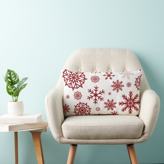 2色の赤く白い冬の雪片の休日 ランバークッション (椅子)