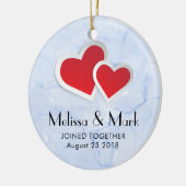 2赤い紙ハートオンIcy Blue Marble 結婚's セラミックオーナメント (左)