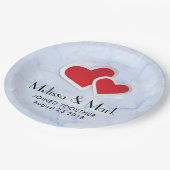 2赤い紙ハートオンIcy Blue Marble 結婚's ペーパープレート (アングル)