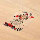 2速2番目の誕生日の子供かわいい赤いレーシングカー アクリル招待状 (レイダウン)